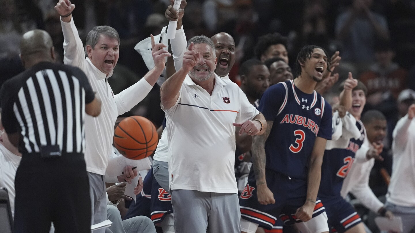 Auburn rises to No. 1 in AP Top 25 after Tennessee loses, Georgia is ranked for 1st time since 2011