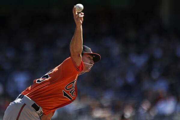 O's rally against Chapman, win after nearly no-hitting Yanks