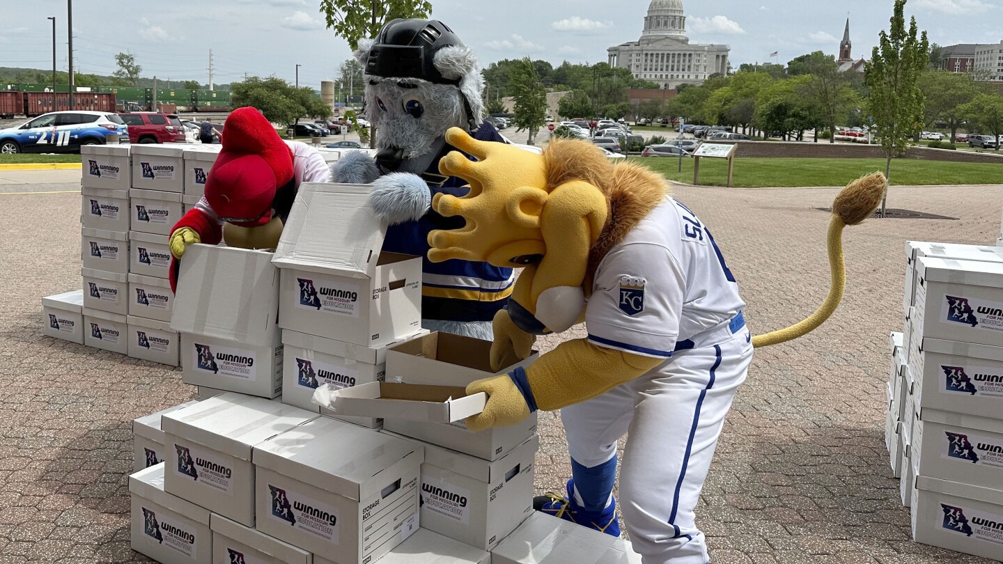 Mascots join effort to gather signatures for campaign to legalize sports betting in Missouri