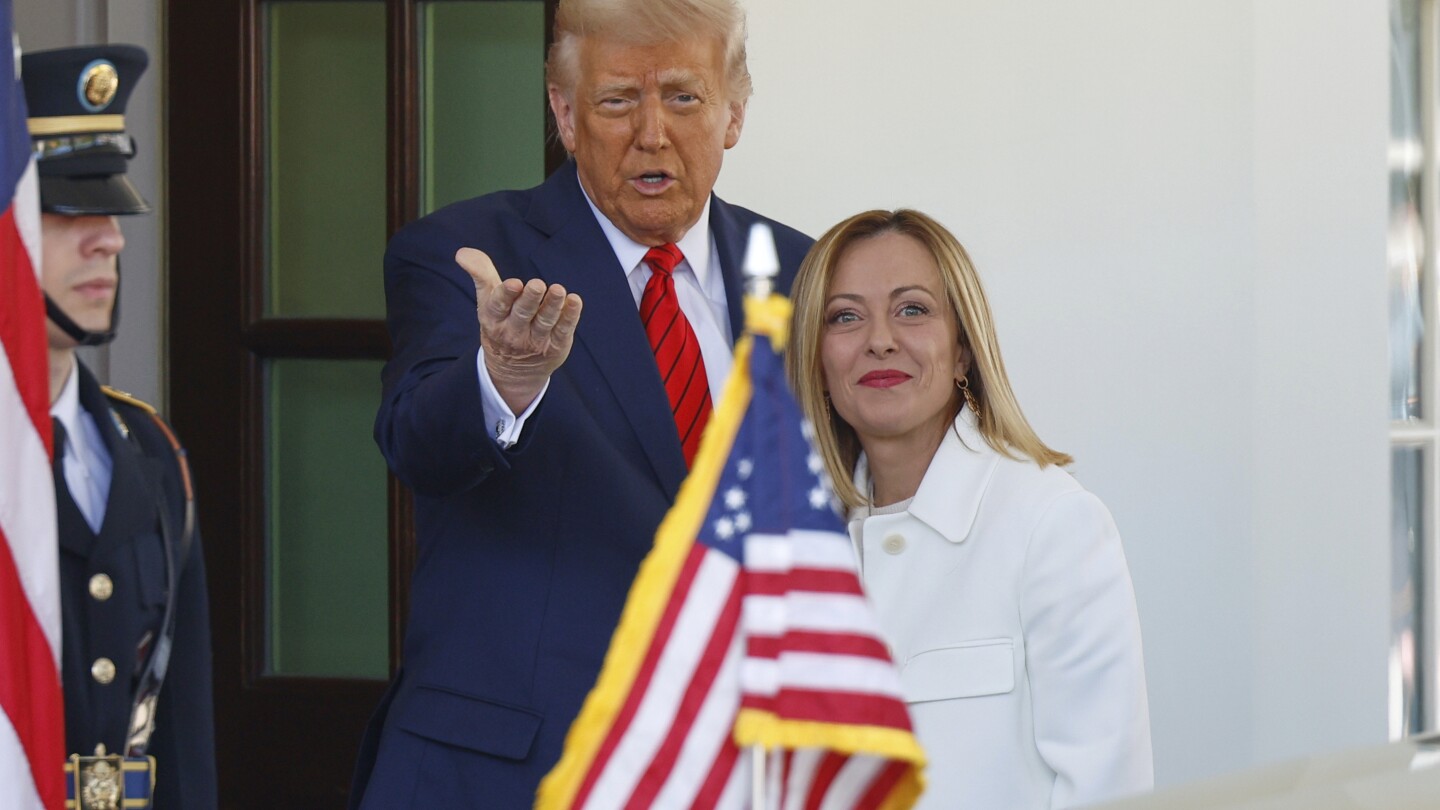 Atualizações ao vivo: Trump dobra as tarifas após a reunião de Meloni
 #ÚltimasNotícias