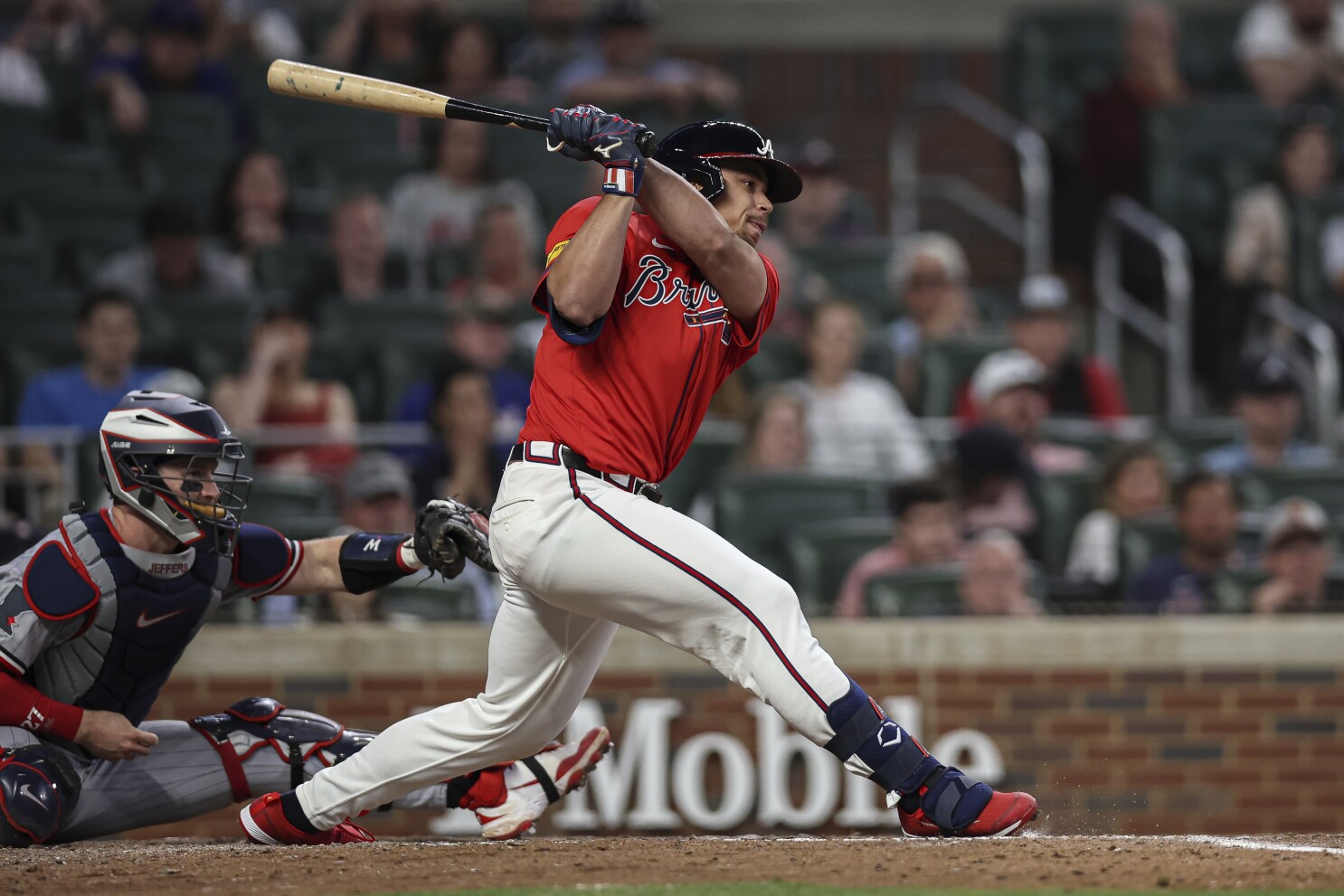 Harris has 2 hits and 2 RBIs, Baldwin hits pinch-hit single in 8th to help Braves beat Twins 6-4