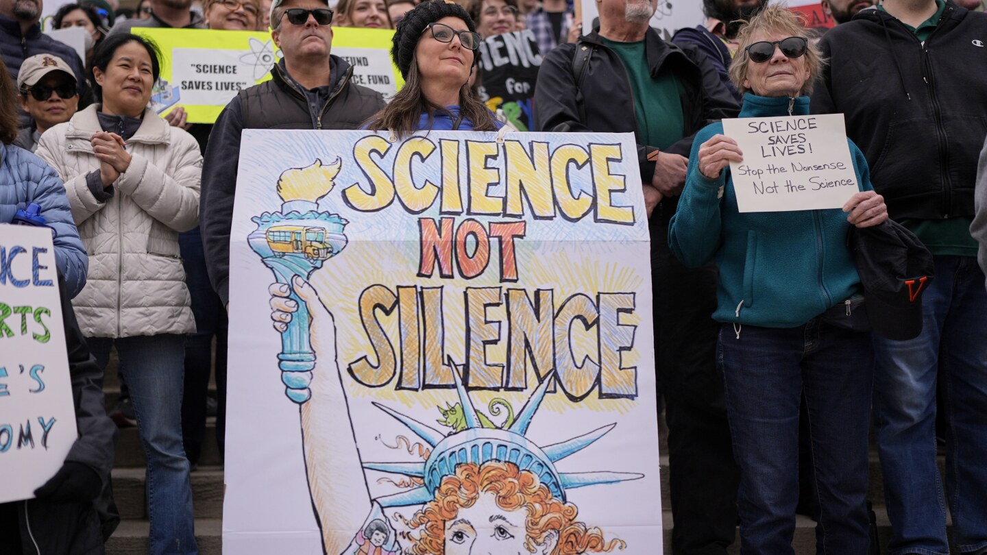 Scientists sue NIH, saying politics cut their research funding