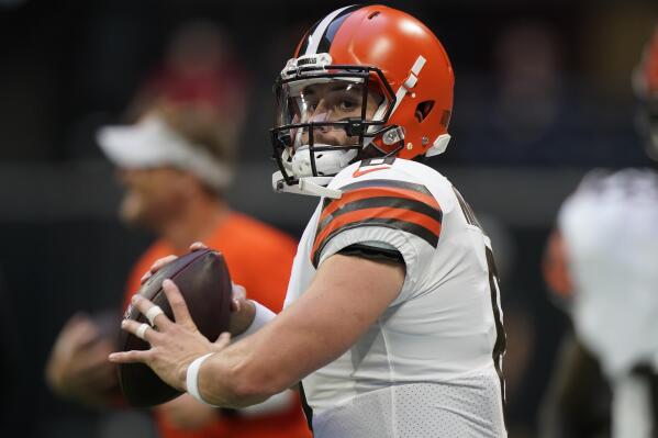 Photo: Browns Mayfield warms up for pre season game against