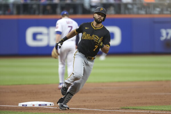Pittsburgh Pirates' Isiah Kiner-Falefa runs to home plate after hitting a home run during the second inning of a baseball game against the New York Mets, Monday, May 12, 2025, in New York. (AP Photo/Pamela Smith)