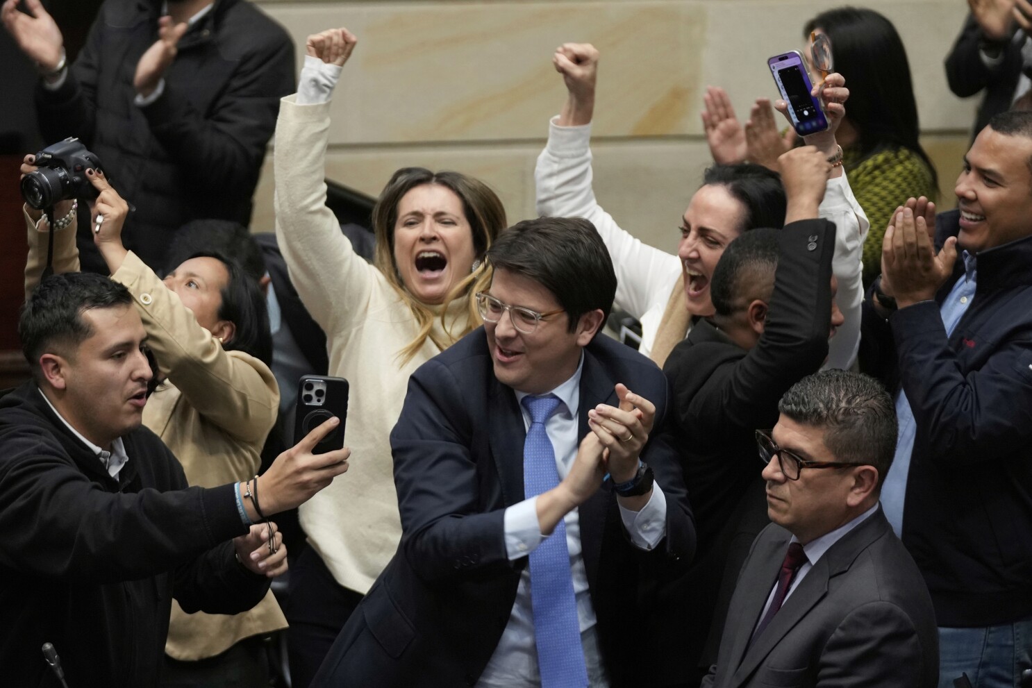 ¿Quién es Miguel Uribe Turbay? El senador y aspirante presidencial colombiano víctima de un atentado