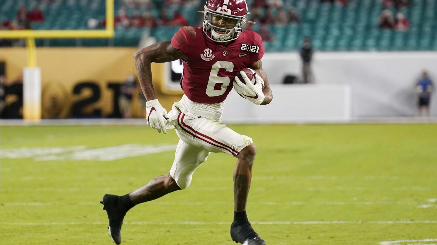 Eagles Make Trade to Select WR DeVonta Smith with No. 10 Pick