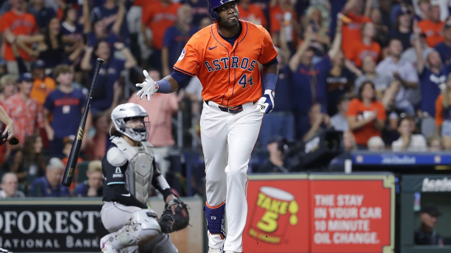 Astros Shut Out Diamondbacks 8-0