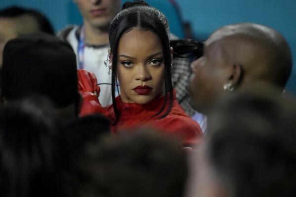 Super Bowl halftime show reviews 2023: The best, worst reactions to  Rihanna's performance