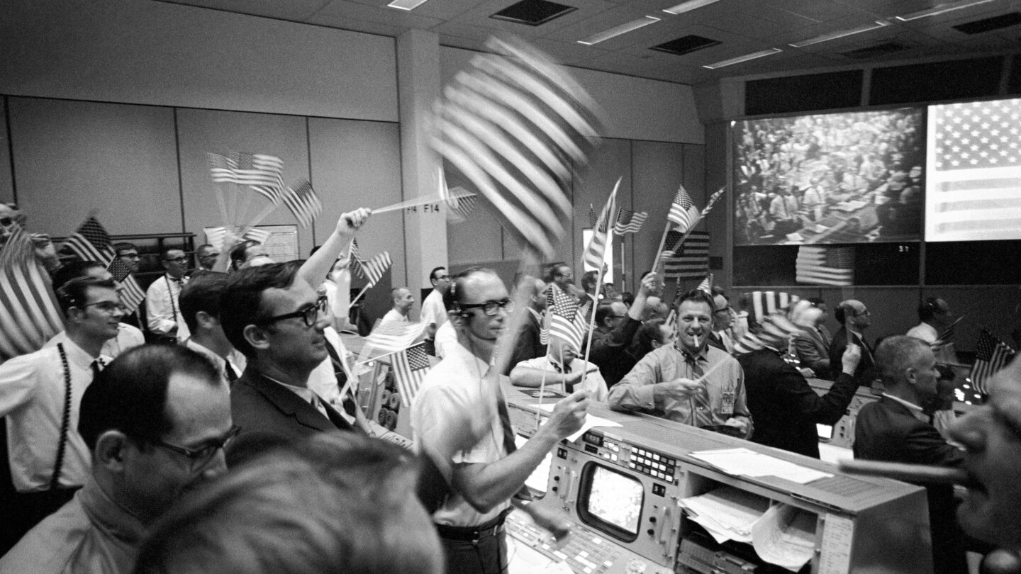 Houston Astros Orbit The 50-Year Celebration Of Moon Landing - The Runner  Sports