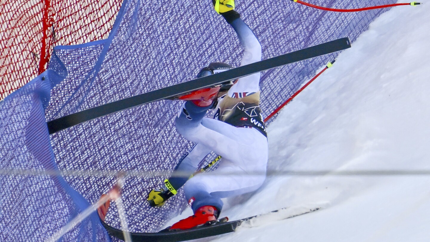 Най-добрите скиори катастрофират с тревожна скорост на пистата за Световната купа
