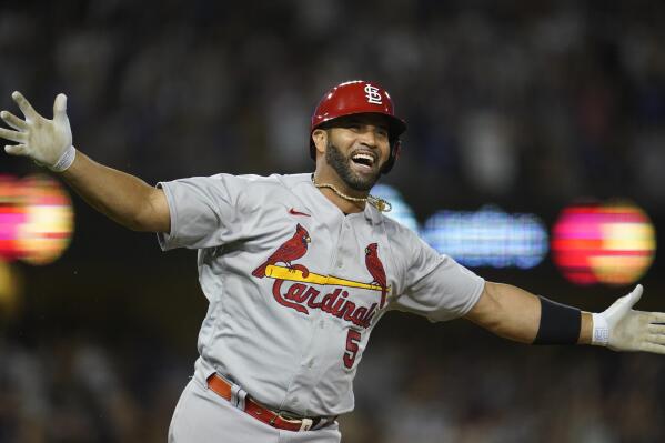 Albert Pujols reaches 700 career home runs with 2 in rout of