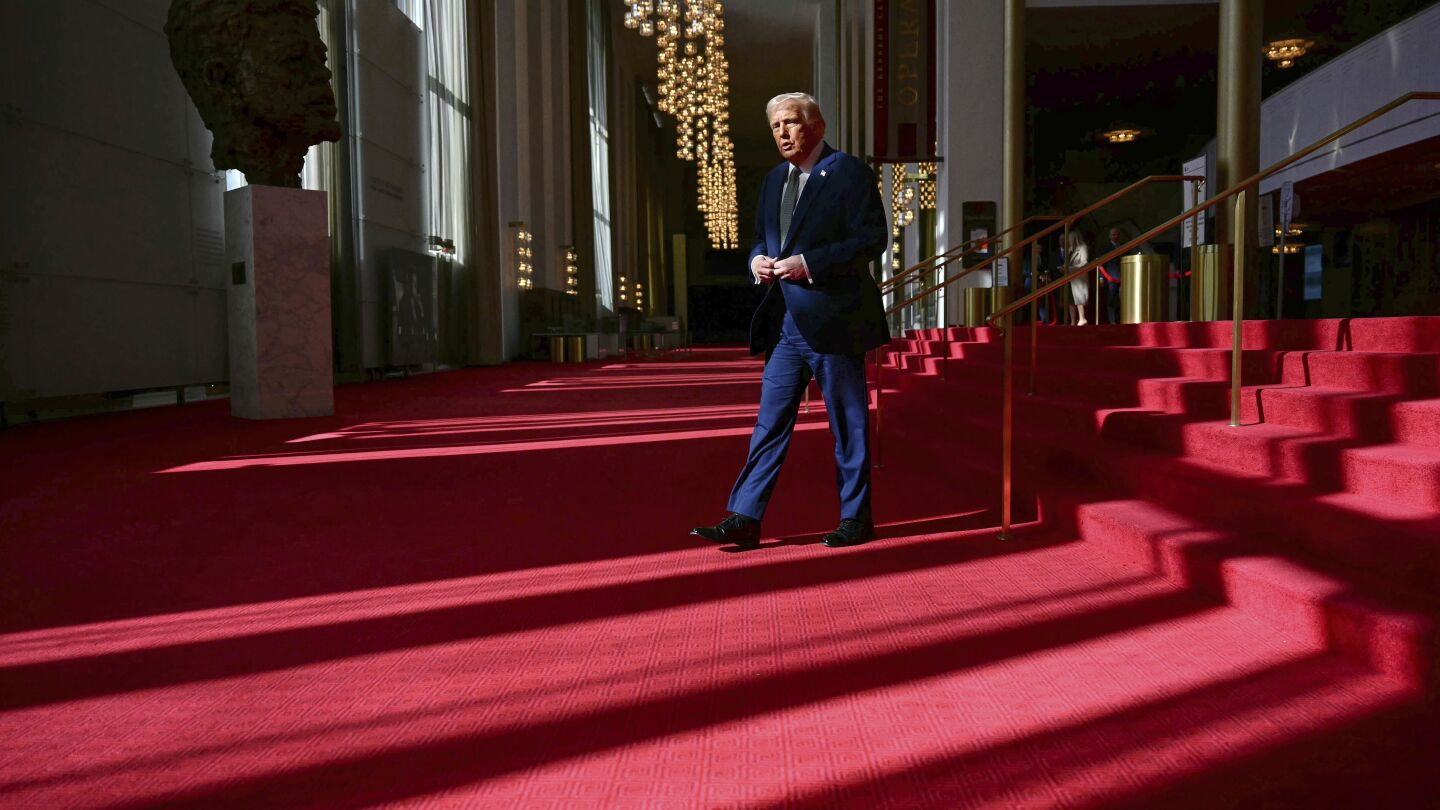 Trump calls for impeaching the federal judge who ruled against his deportations