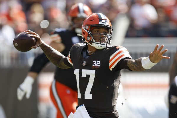 Browns hobble into the bye week after being stung by a rash of injuries in  the first 4 weeks