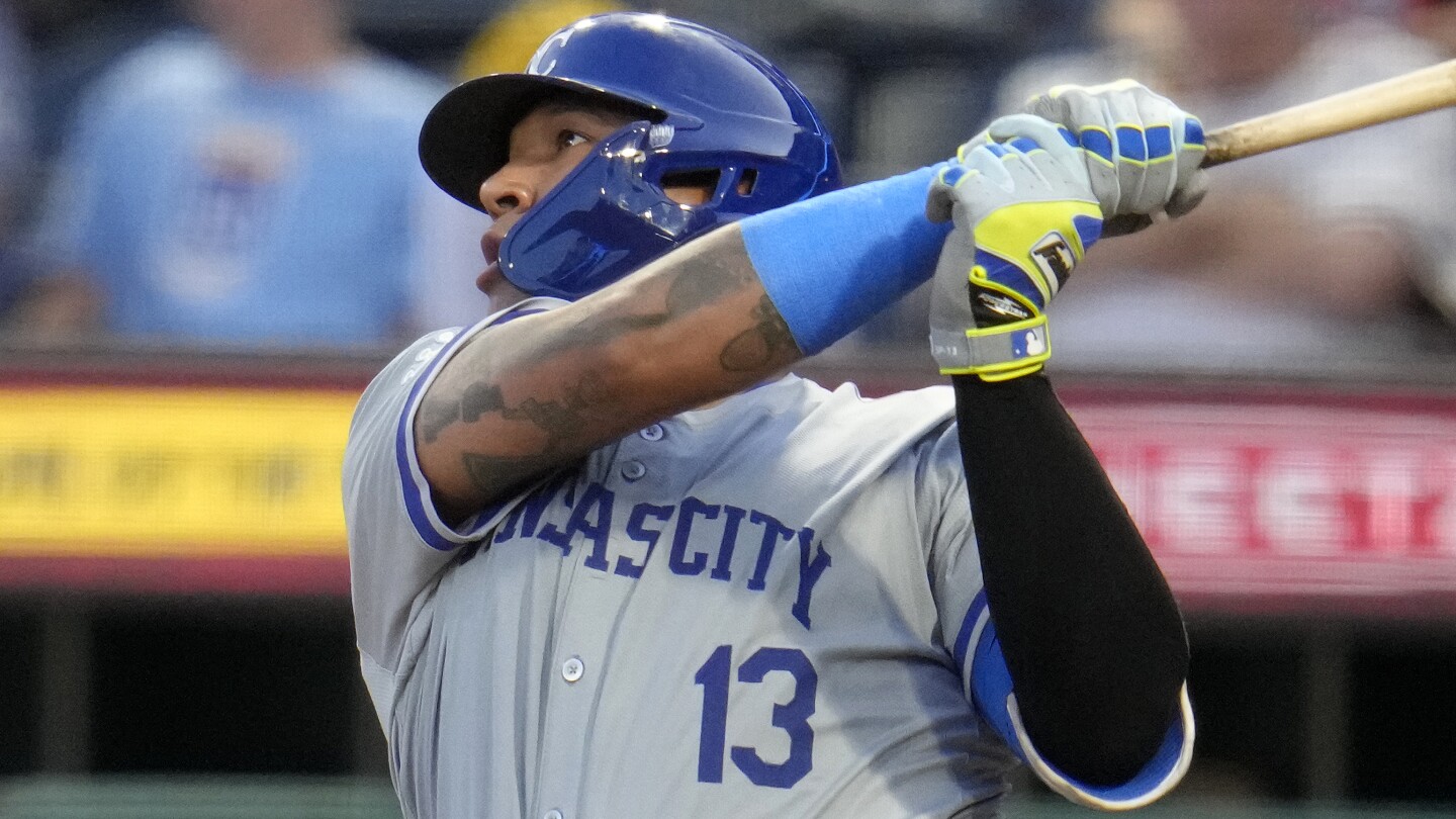 Royals Defeat Pirates 8-3, End Streak