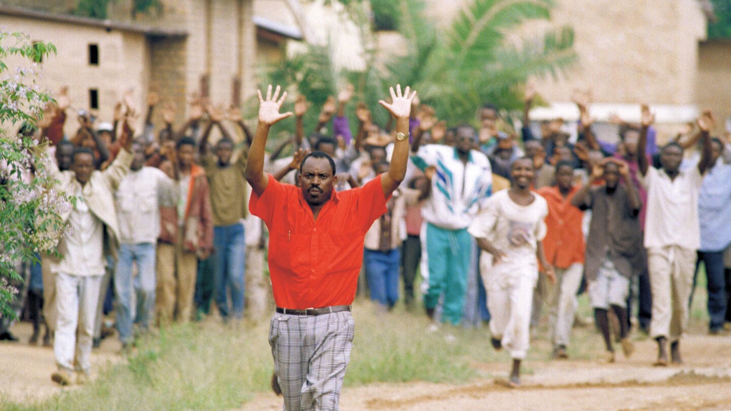 Въпреки че Руанда измина дълъг път от геноцида през 1994 г., белезите от миналото все още преследват нацията