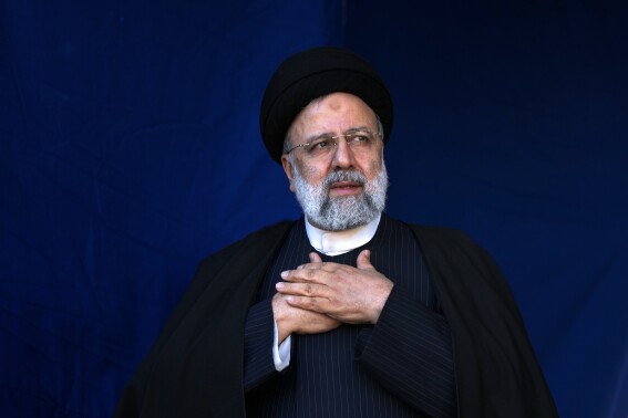 El presidente iraní Ebrahim Raisi en Kerman, a unos 820 kilómetros (510 millas) al sudeste de Teherán, Irán, el 5 de enero de 2024. (Foto AP /Vahid Salemi)