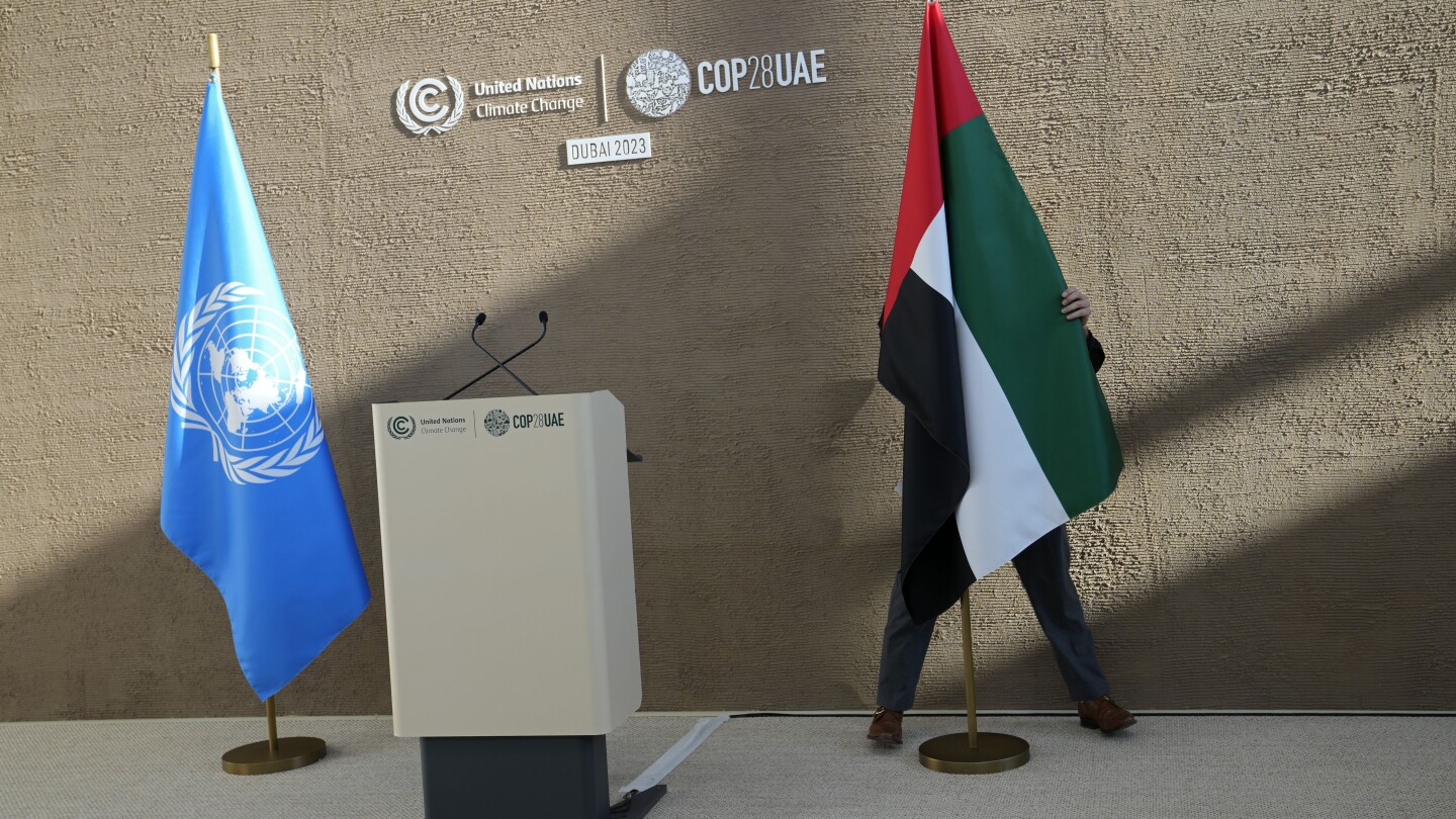 ДУБАЙ Обединени арабски емирства АП — Делегатите на преговорите за