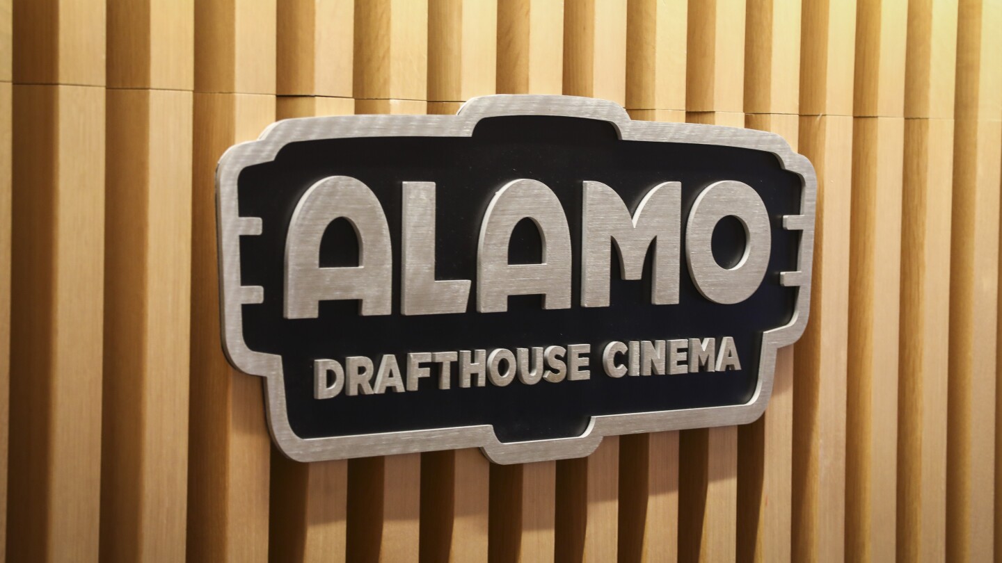 Sony Pictures придобива Alamo Drafthouse Cinema, веригата киносалони за вечеря