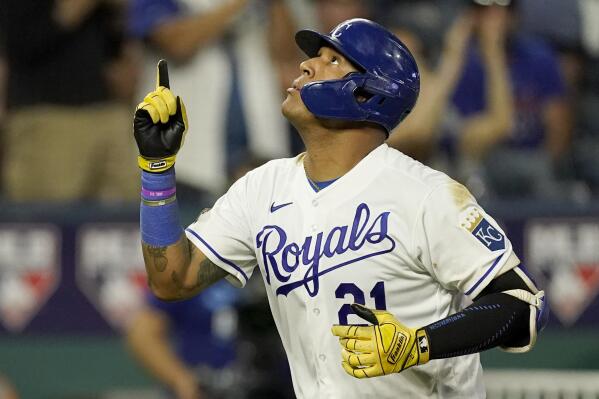 Salvador Perez, Kyle Isbel homer as Royals beat Athletics