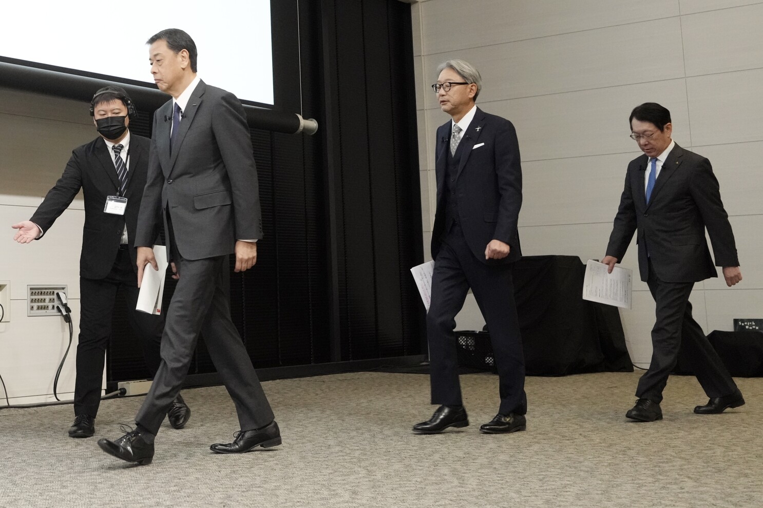 What a merger between Nissan and Honda means for the automakers and the industry
