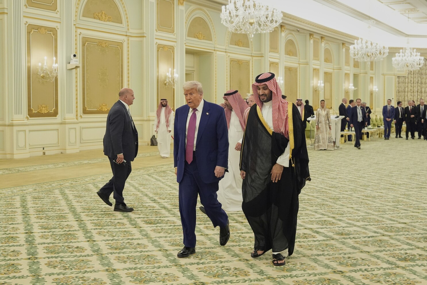 Viaje de Trump a Oriente Medio destaca por acuerdos y diplomacia, pero calla sobre derechos humanos