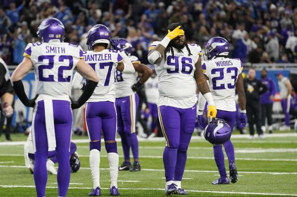 Vikings throw away key victory with late defensive collapse