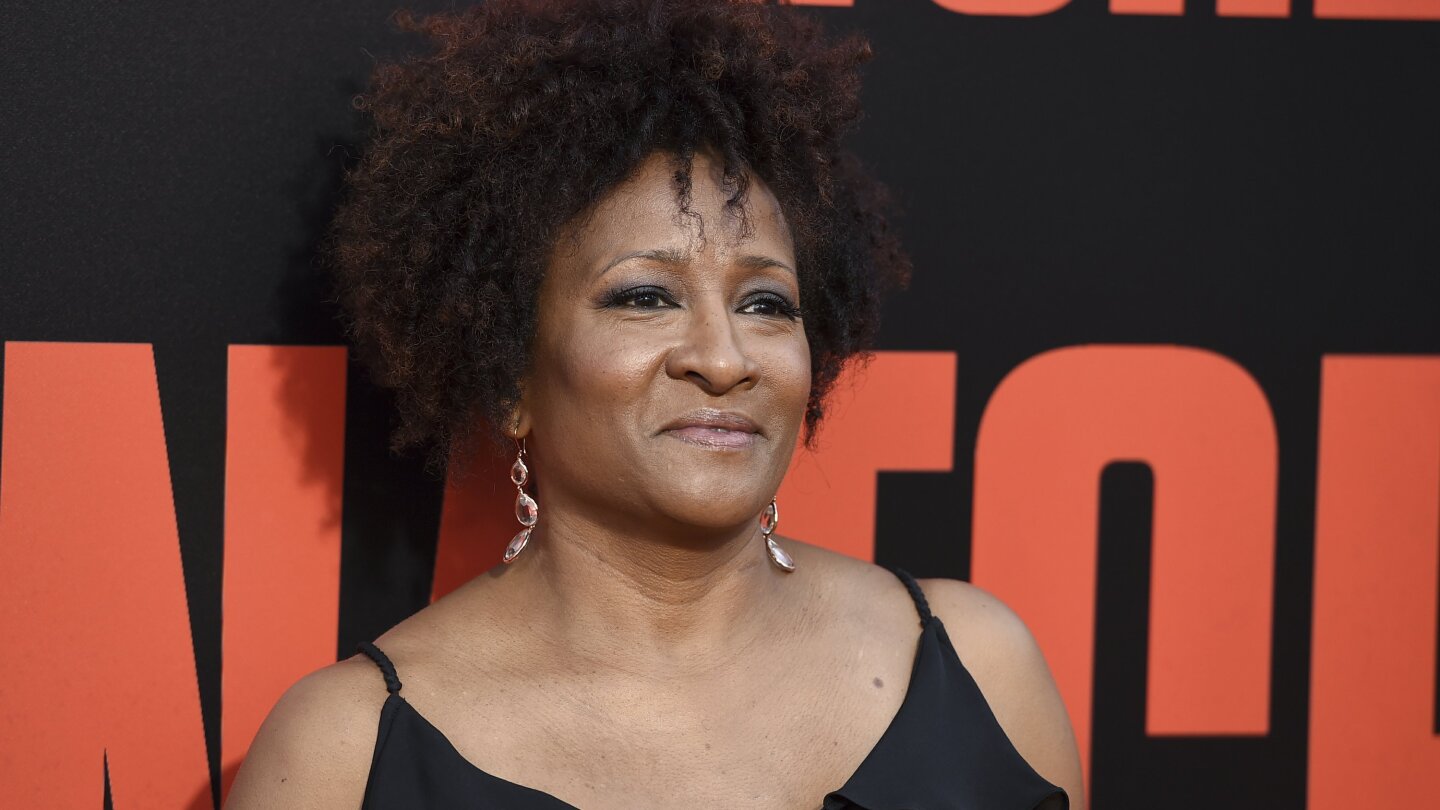 Wanda Sykes' jokes about Trump lead to heckling, walkouts | AP News