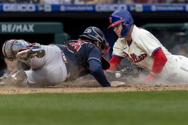 Astros outlast Phillies in 16 innings