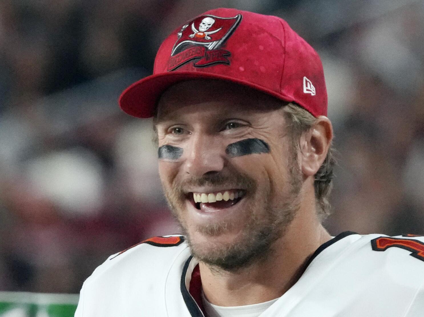 Bucs' Gabbert, brothers rescue people in Tampa chopper crash