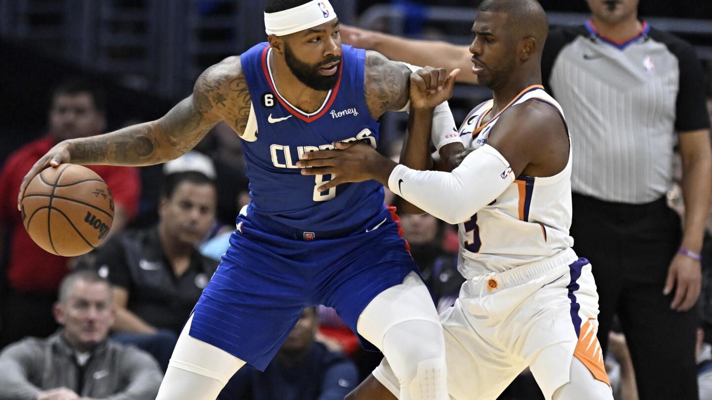 Chris Paul's shot vs. Clippers earns Suns guard awes on social media