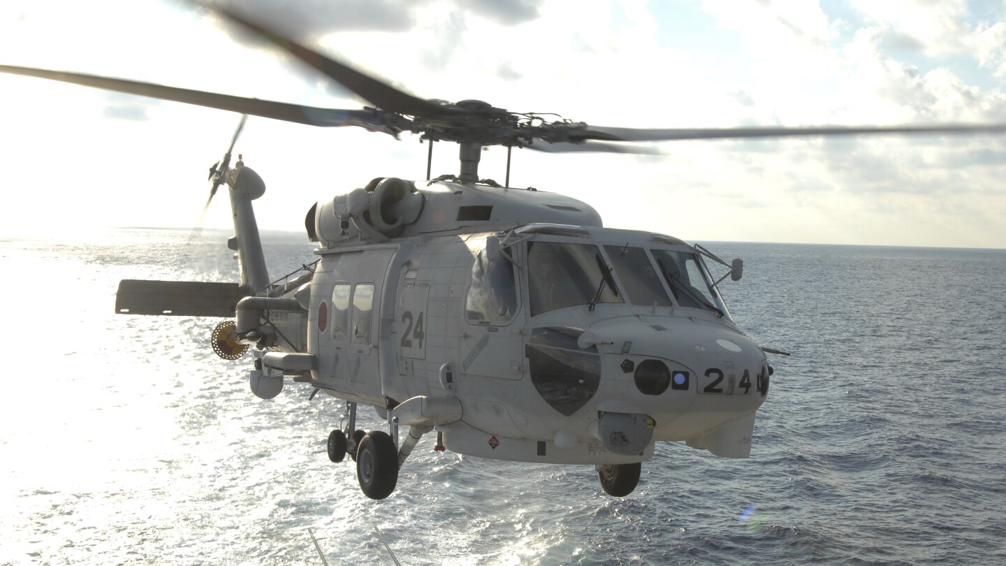 Япония казва, че сблъсък по време на нощно учение е причинило смъртоносната априлска катастрофа на 2 военноморски хеликоптера