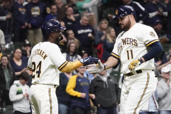 Tellez sets Brewers record with 8 RBIs; Crew routs Reds, 18-4