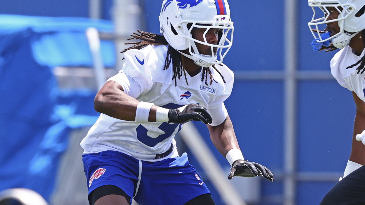 Bills Sign Hairston, Walker as Bengals Face Delays