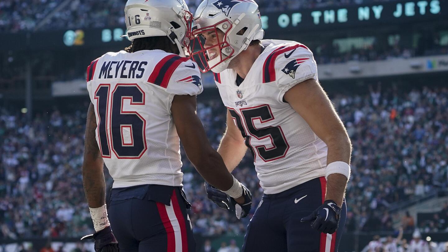 Jakobi Meyers of the New England Patriots carries the ball during