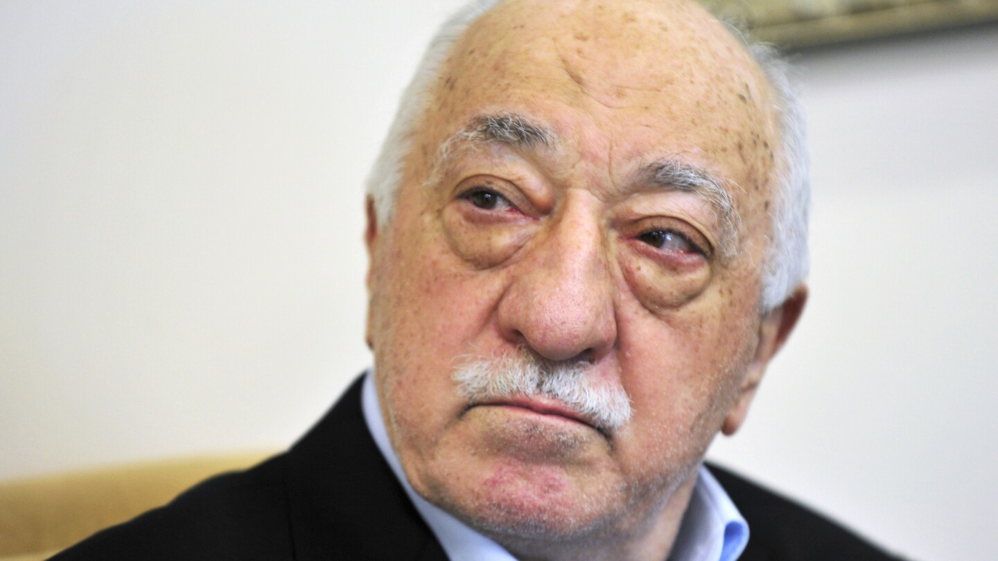 The self-exiled Turkish spiritual leader Fethullah Gülen has died in the USA