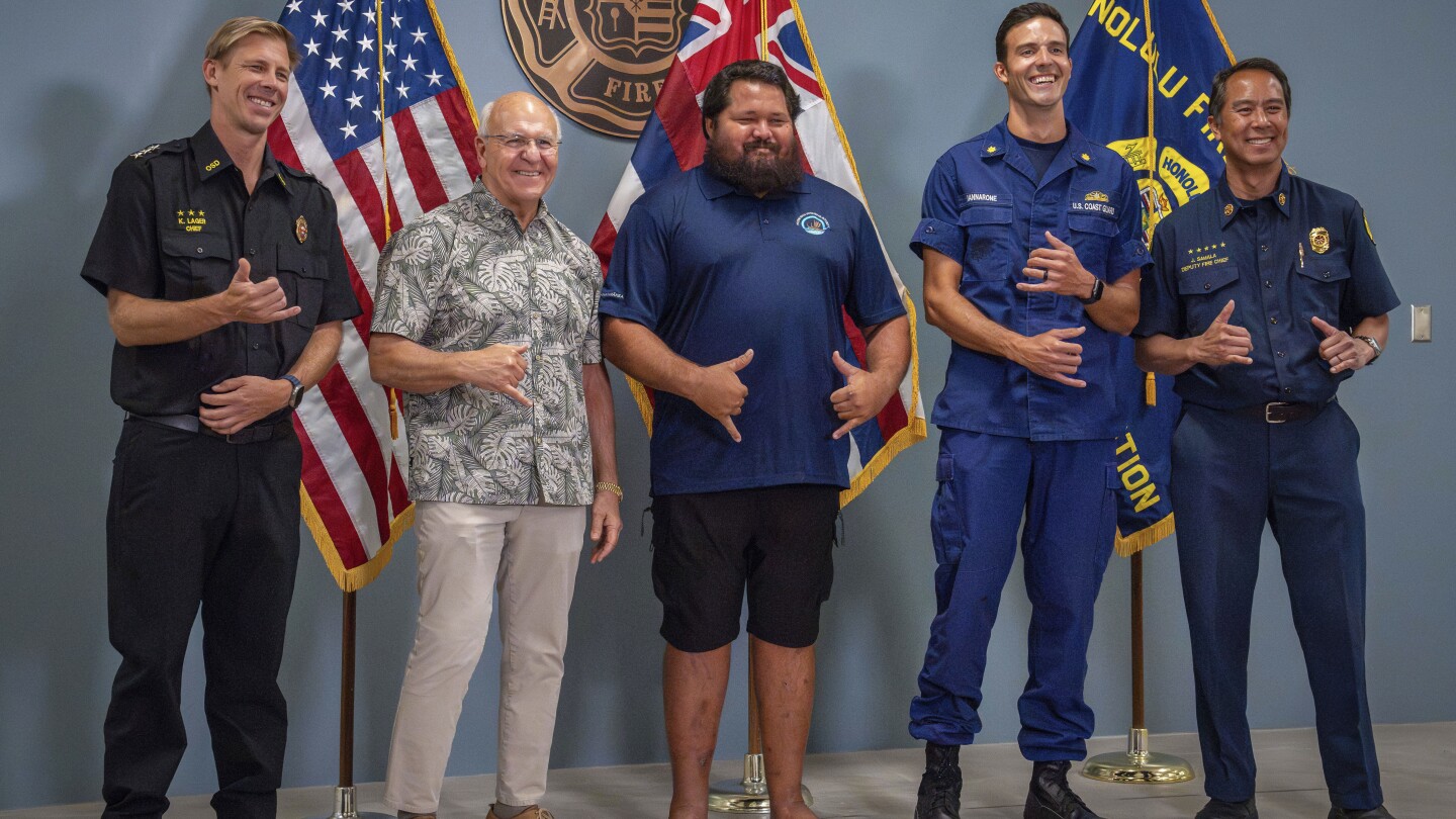 An off-duty Hawaii lifeguard helped rescue a teen kayaker stranded overnight