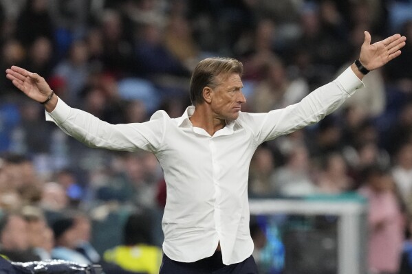 FILE - France coach Hervé Renard gestures during the Women's World Cup Group F soccer match between France and Panama at the Sydney Football Stadium in Sydney, Aug. 2, 2023. Host nation Ivory Coast has failed to land French coach Renard “on loan” from the France women’s team for the rest of the Africa Cup of Nations. (AP Photo/Mark Baker, File)