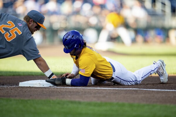 Tennessee baseball falls to LSU 5-0, season ends in CWS