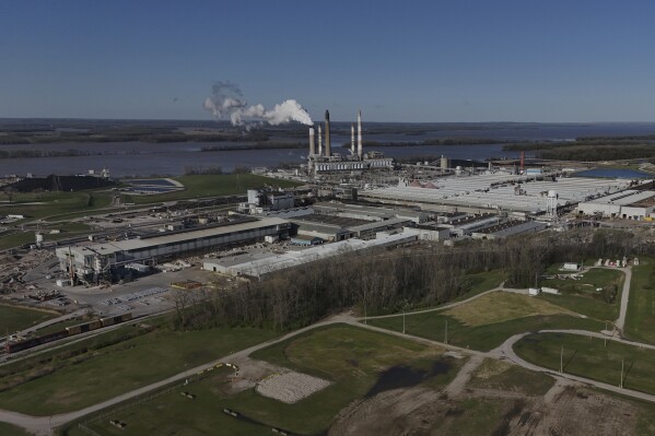 The Warrick Power Plant operates Tuesday, April 8, 2025, in Newburgh, Ind. (AP Photo/Joshua A. Bickel)