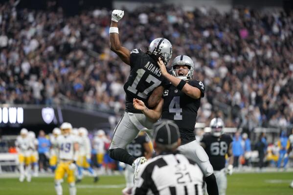 Carr-Adams connection rallies Raiders past Chargers 27-20