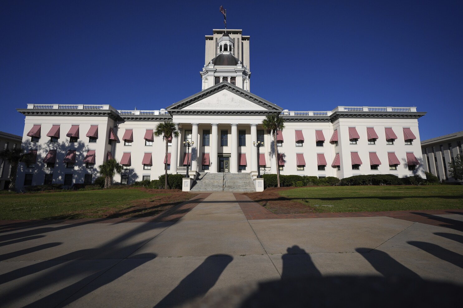 Florida lawmakers go into overtime without passing a budget. Here's a look by the numbers