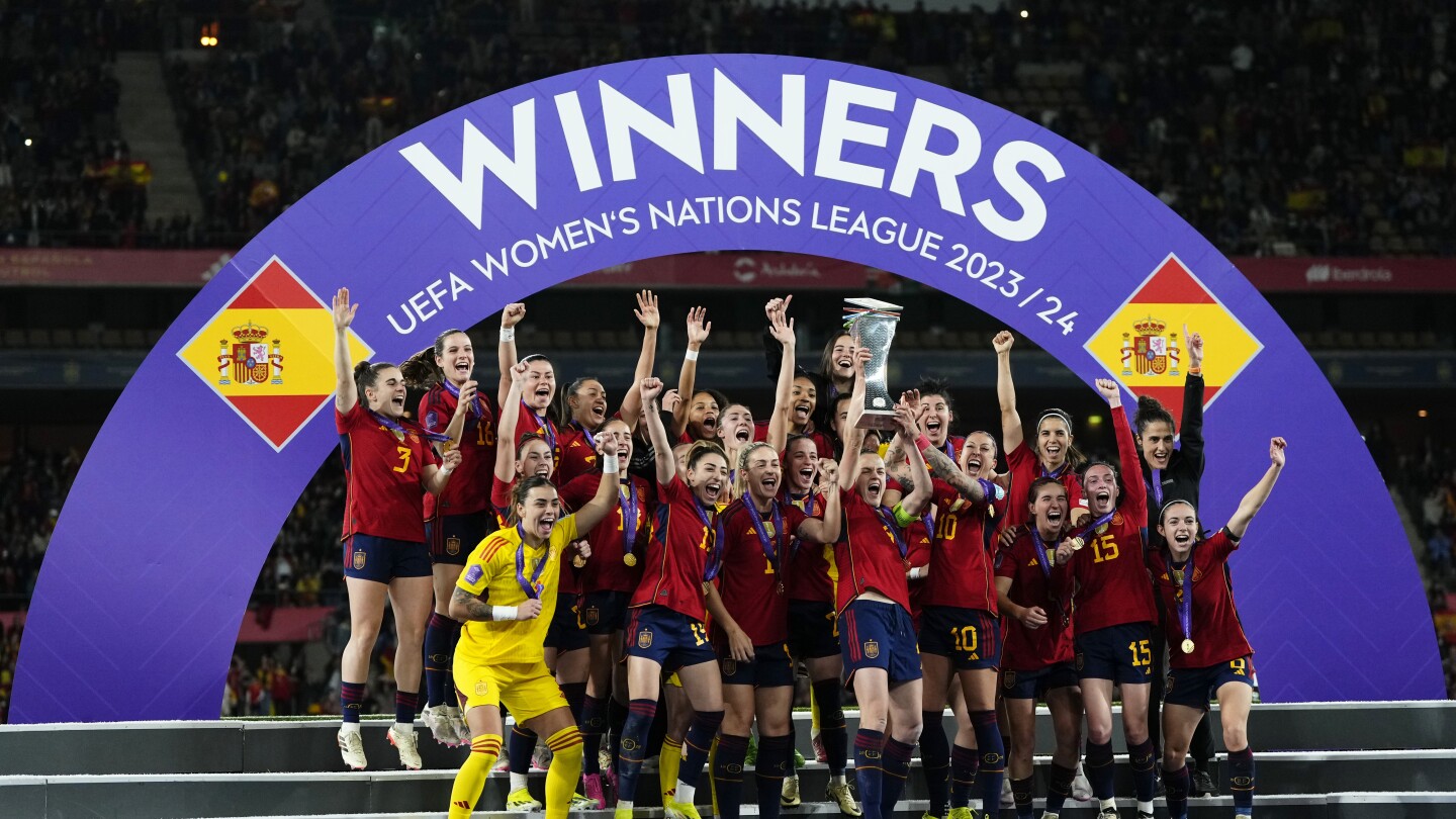 МАДРИД АП — женският футболен отбор на Испания най накрая