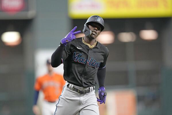 Chisholm, Aguilar each hit 2 HRs as Marlins down Astros 7-4