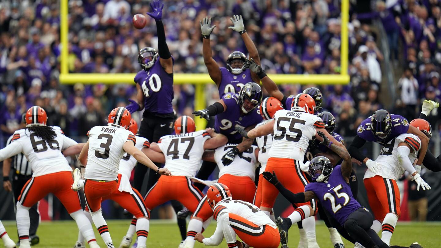 Justin Tucker's 55-yard field goal pushes Ravens past Browns in final minute