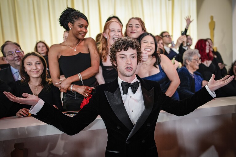 Dominic Sessa arrives at the Oscars on Sunday, March 10, 2024, at the Dolby Theatre in Los Angeles. (AP Photo/John Locher)