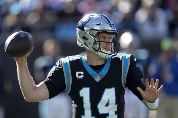 Darnold's long-, short-term future with Panthers in doubt