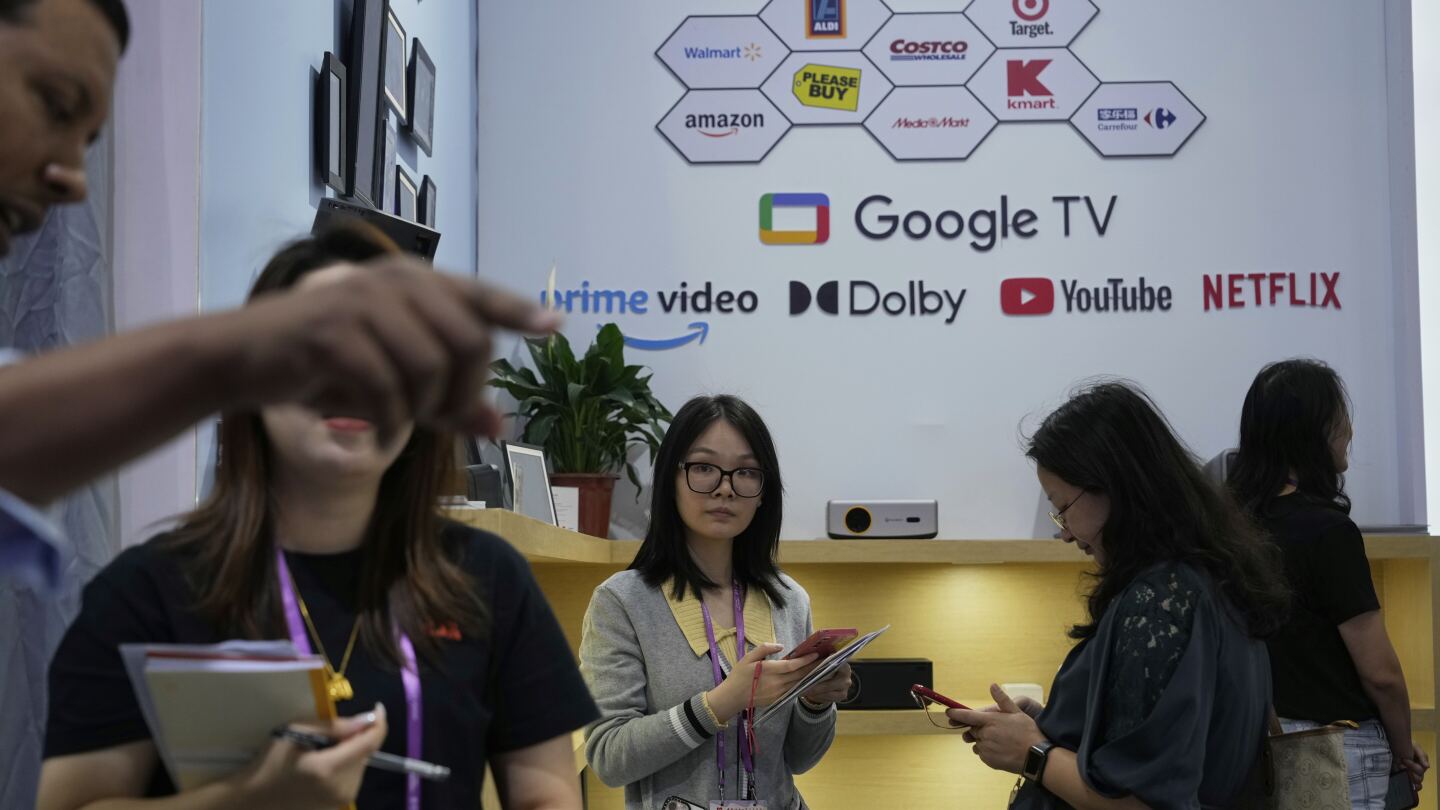 US Tariffs Target Chips & Pharma: New Investigations Launched