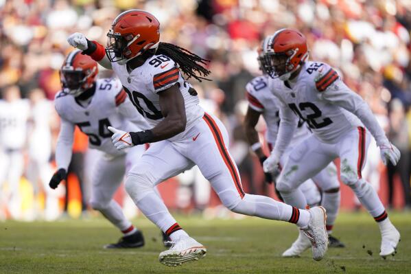 Browns leave Clowney behind for finale vs Steelers