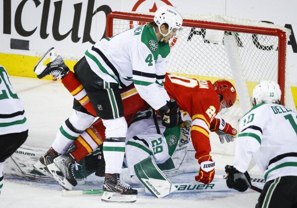 Gaudreau's OT goal gives Flames 3-2 win over Stars in Game 7