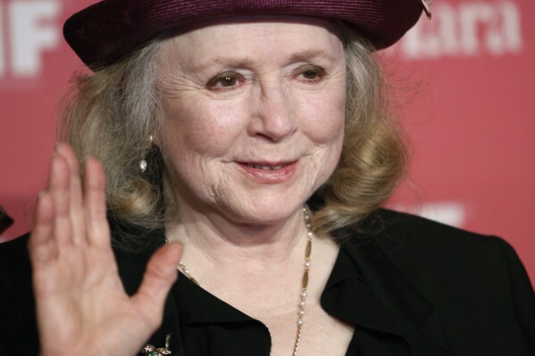 FILE - Actress Piper Laurie arrives at the Women in Film Crystal Lucy Awards, Friday June 12, 2009, in Los Angeles. Laurie, the strong-willed, Oscar-nominated actor who performed in acclaimed roles despite at one point abandoning acting altogether in search of a “more meaningful” life, died early Saturday, Oct. 14, 2023, at her home in Los Angeles. She was 91. (AP Photo/Matt Sayles, File)